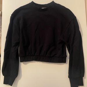 Zara black cropped sweatshirt size S